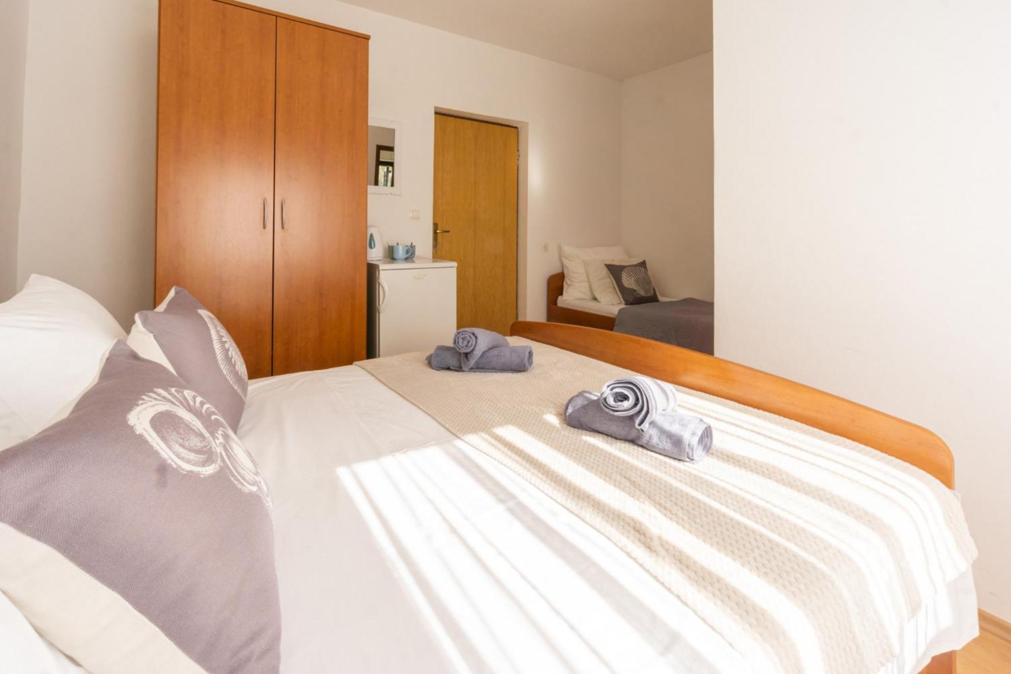 Apartment And Room Bacic Metajna Zimmer foto